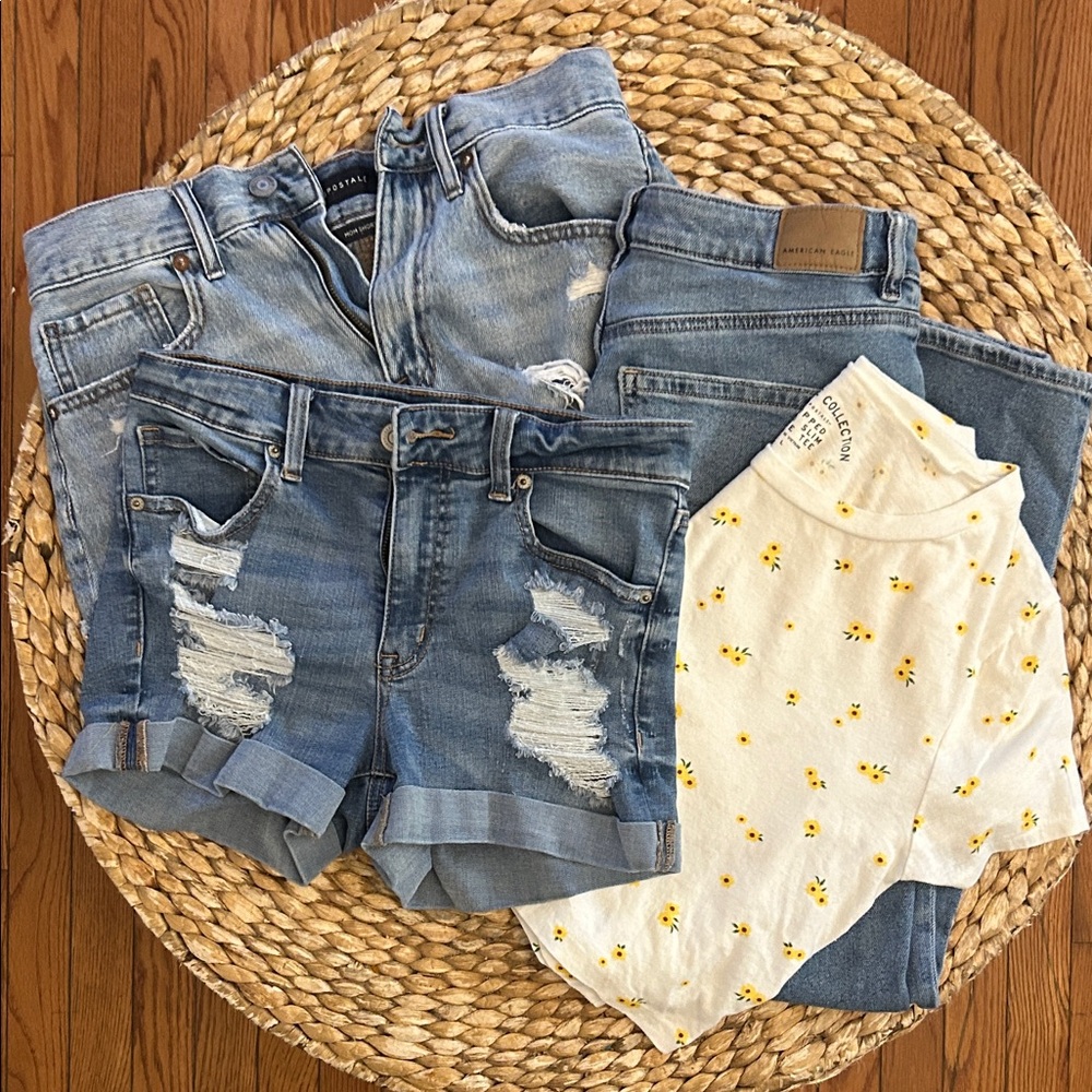 American Eagle & Aeropostale 4 piece Bundle with Tee